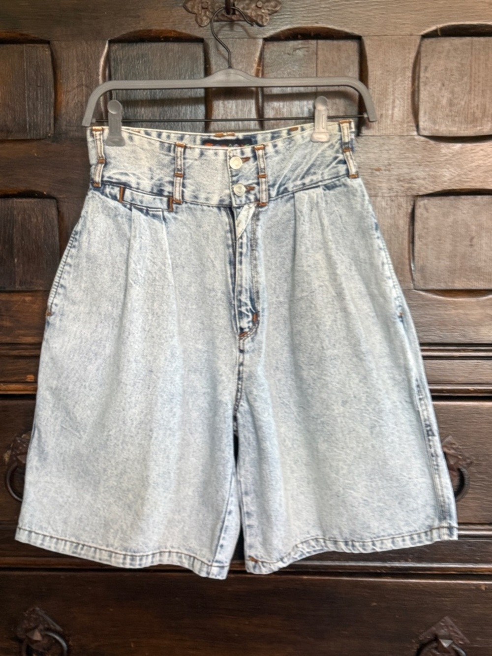 Vintage Jordache High-Waist Light Wash Denim Shorts